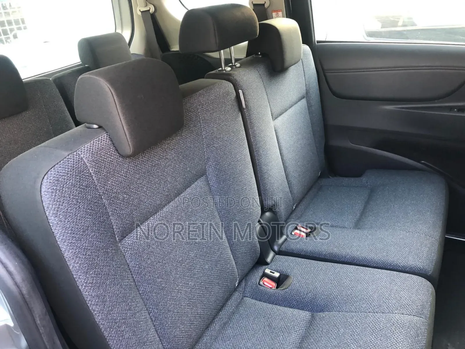 Toyota Sienta 2017 Gray