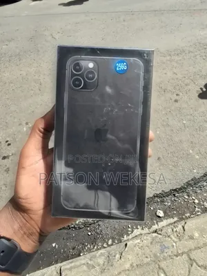 New Apple iPhone 11 Pro Max 256 GB Gray