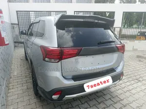 Mitsubishi Outlander 2017 Silver