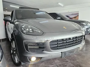Porsche Cayenne Platinum Edition AWD 2018 Gray