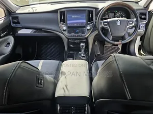 Toyota Crown 2017 Pearl