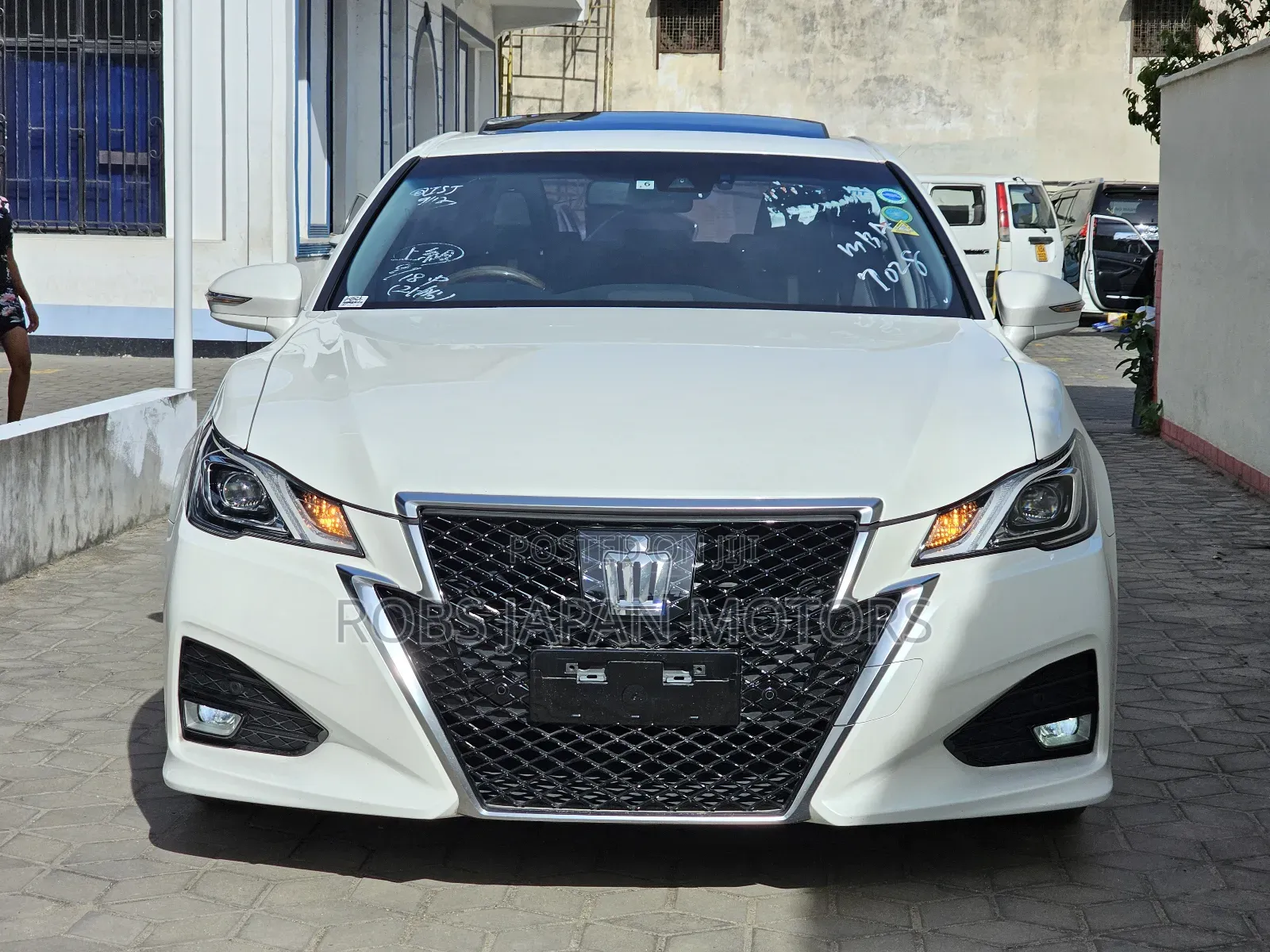 Toyota Crown 2017 Pearl