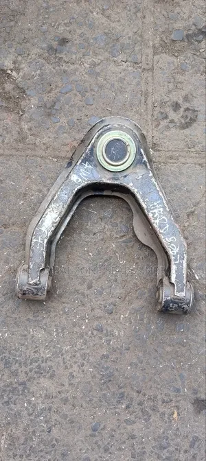 Upper Control Arms Nissan Hardbody 2 4wd.