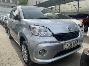 Toyota Passo 1.0 FWD 2017 Silver