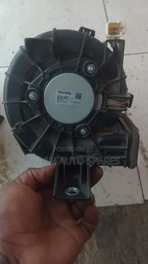 Hybrid Battery Fan Fielder 2017