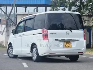 Honda Stepwgn 2016 White