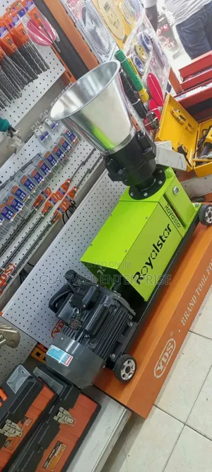 Pellet Machine With 7hp Motor 200to300kg/Hr