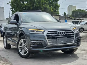 Audi Q5 2.0T Premium AWD quattro 2018 Gray