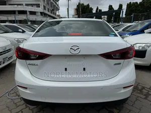 Mazda Axela 2018 White