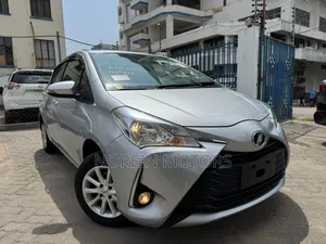 Toyota Vitz 2017 Gray