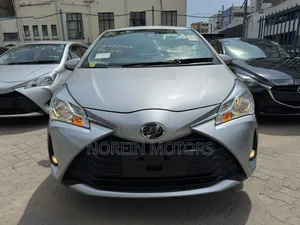 Toyota Vitz 2017 Gray