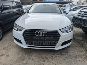 Audi A4 2.0T ultra Premium FWD 2018 White