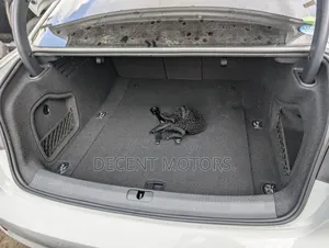 Audi A4 2.0T ultra Premium FWD 2018 White