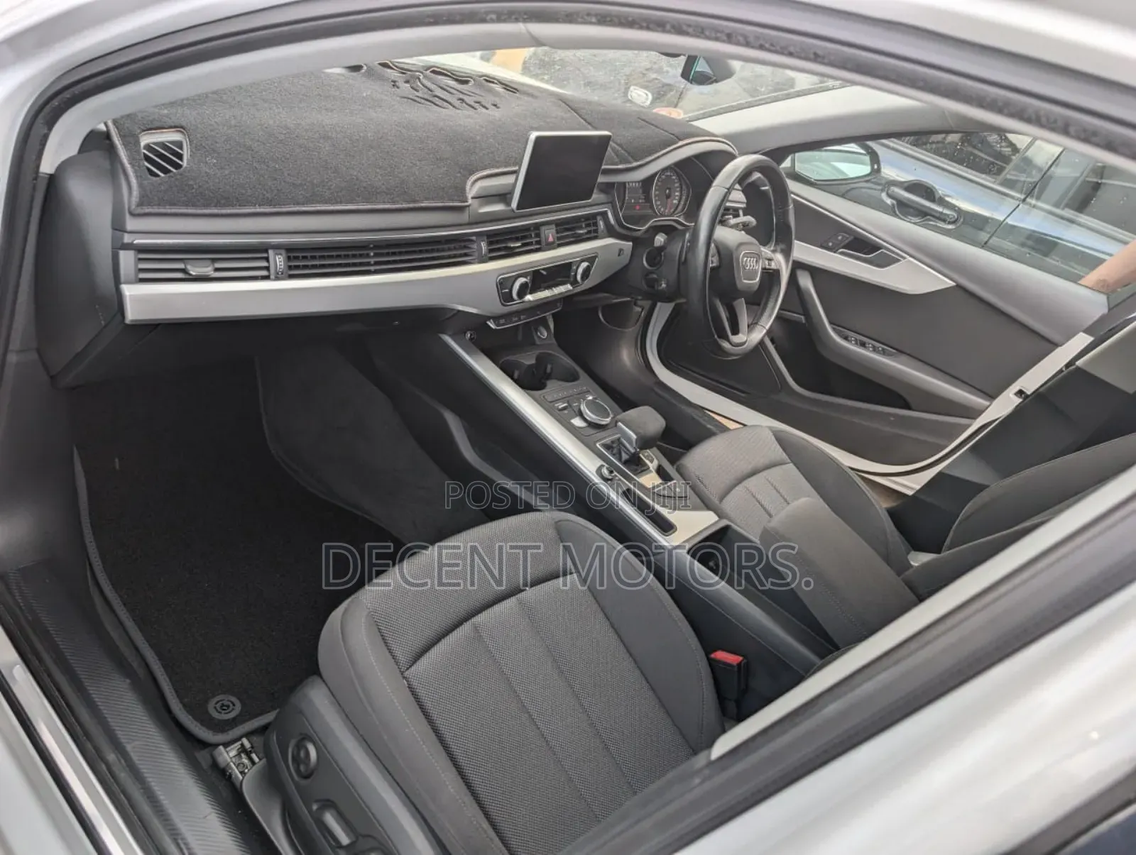 Audi A4 2.0T ultra Premium FWD 2018 White