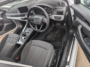 Audi A4 2.0T ultra Premium FWD 2018 White