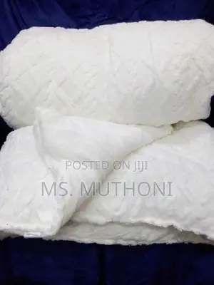 Single Soft Woolen Duvets Now Available Size 6*6