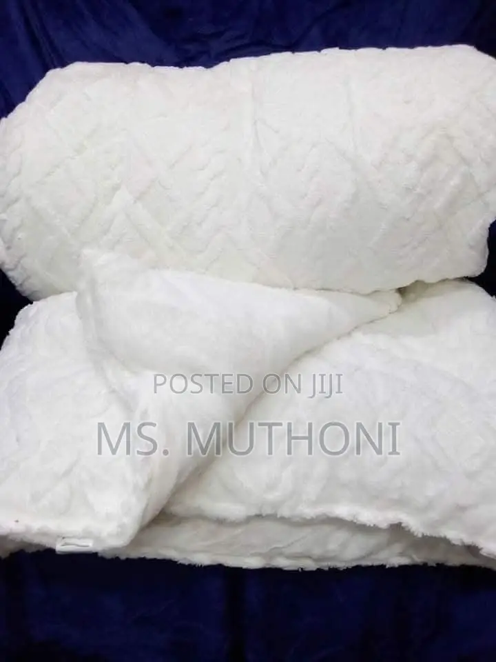 Single Soft Woolen Duvets Now Available Size 6*6
