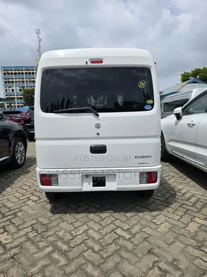 Suzuki Every 2017 White