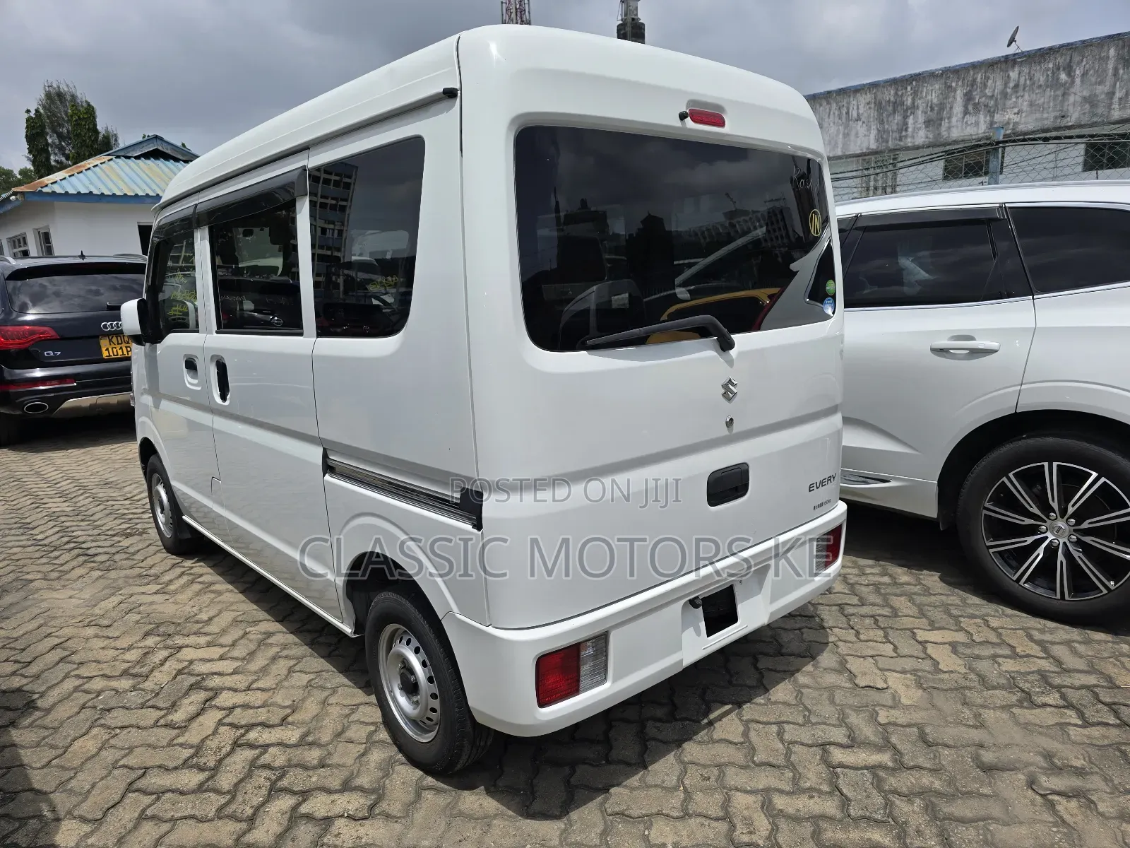 Suzuki Every 2017 White