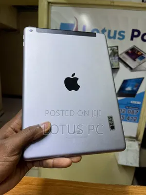 Apple iPad 9.7 32 GB Gray