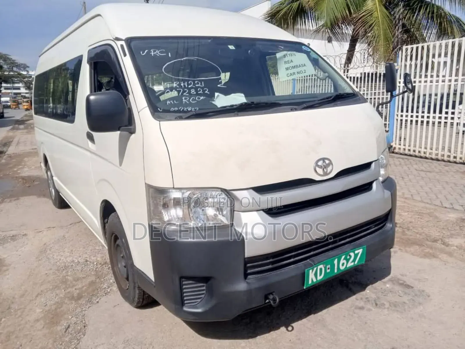 Toyota HiAce 2018 White
