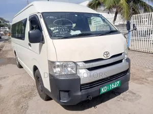 Toyota HiAce 2018 White