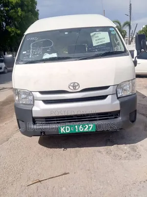 Toyota HiAce 2018 White