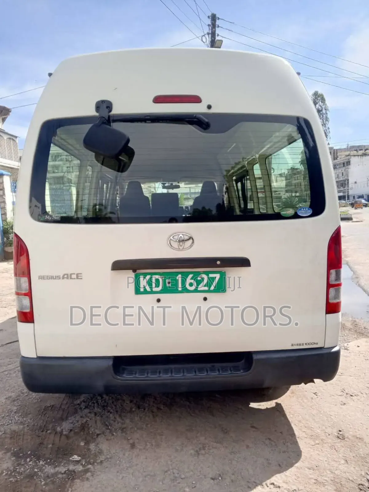 Toyota HiAce 2018 White