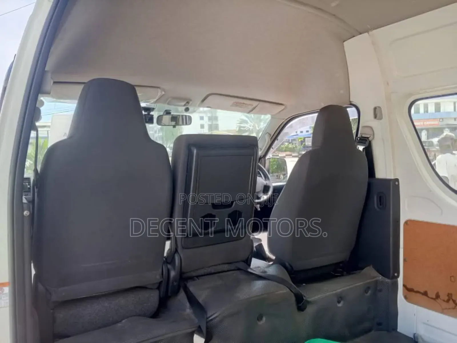 Toyota HiAce 2018 White