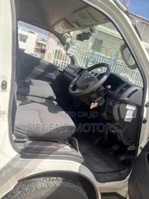 Toyota HiAce 2018 White