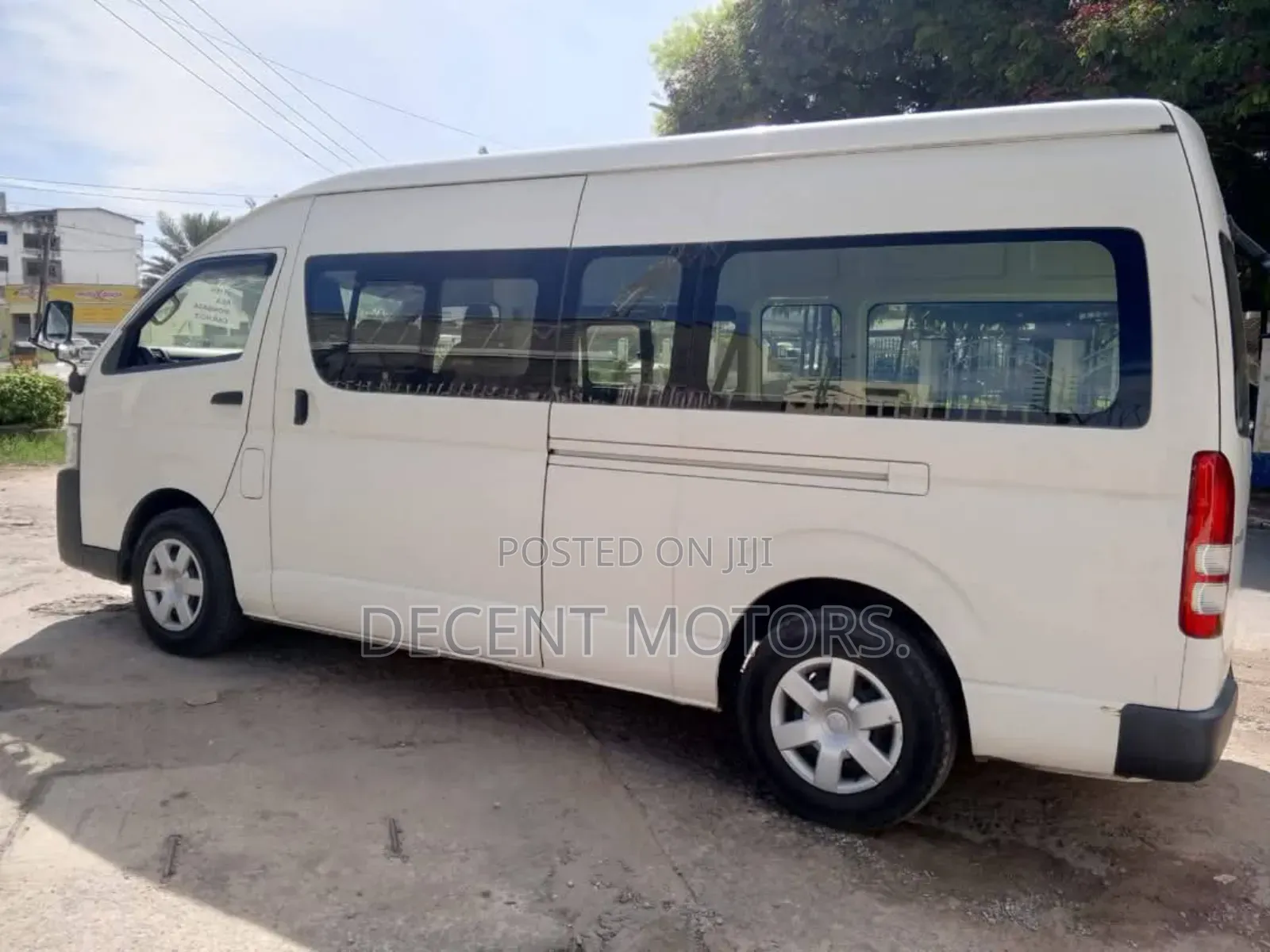Toyota HiAce 2018 White