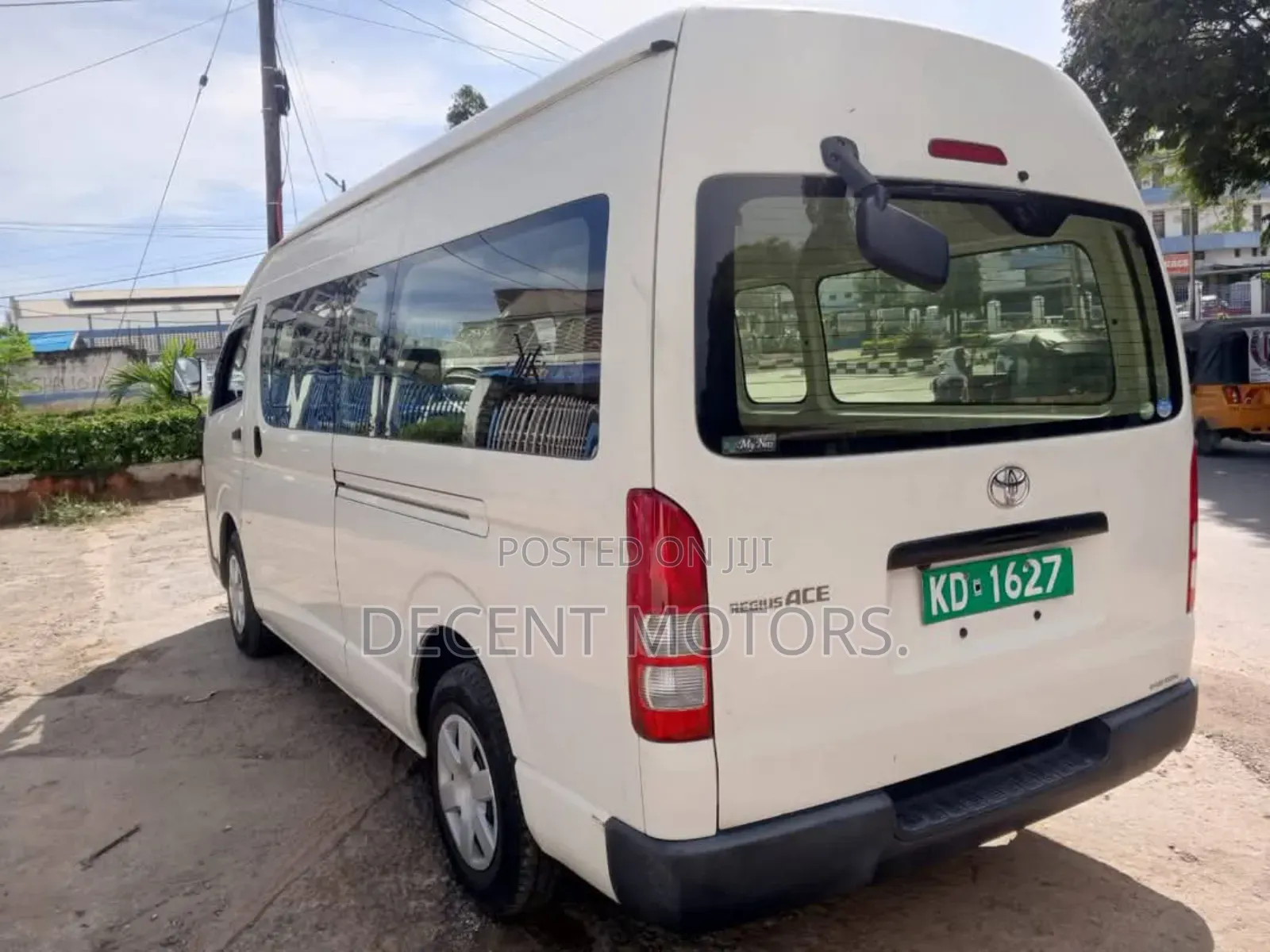 Toyota HiAce 2018 White