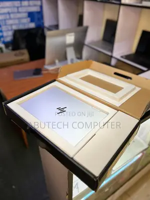 New Laptop HP Envy 14 16GB Intel Core I7 SSD 1T