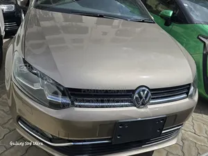 Volkswagen Polo 2017 Gold
