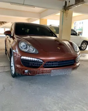Porsche Cayenne 2017 Brown