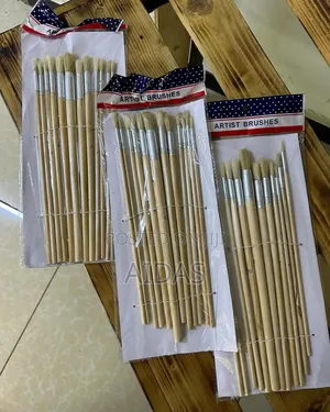 12 PCS Mixed Size Artist Wooden Brushes