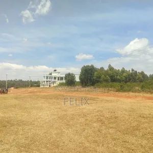 Nyeri/ Marua, Nanyuki Main Tarmac 8 Acres