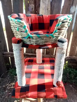 Big Cat Kitten Bed With Scratching Posts - 2 Storey