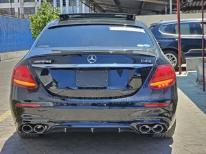 Mercedes-Benz E200 2017 Matt Black
