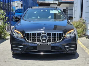 Mercedes-Benz E200 2017 Matt Black