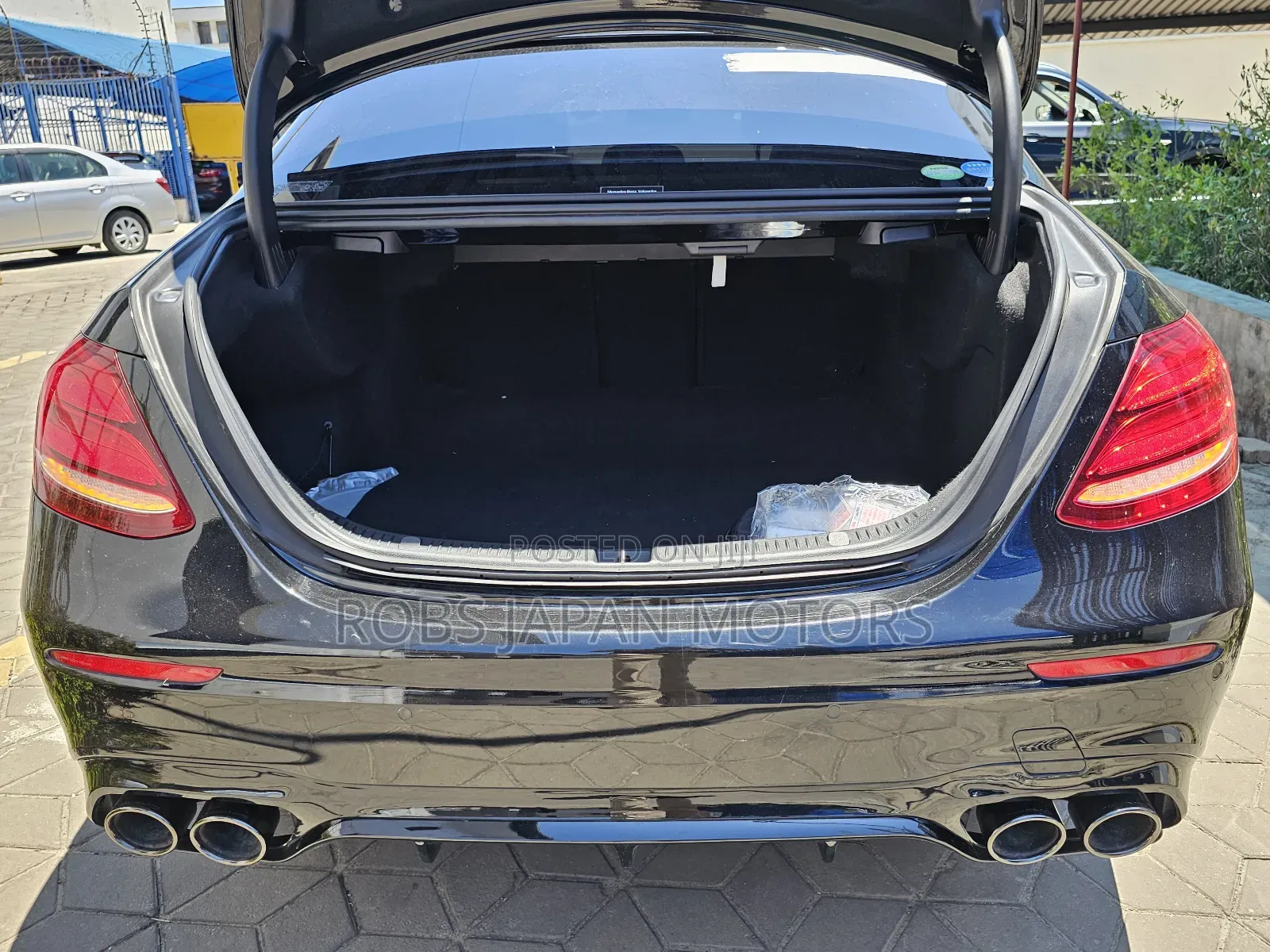Mercedes-Benz E200 2017 Matt Black