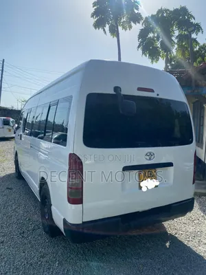 Toyota HiAce 2014 White