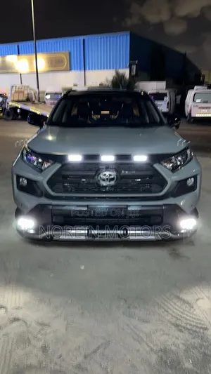 Toyota RAV4 2022 Green