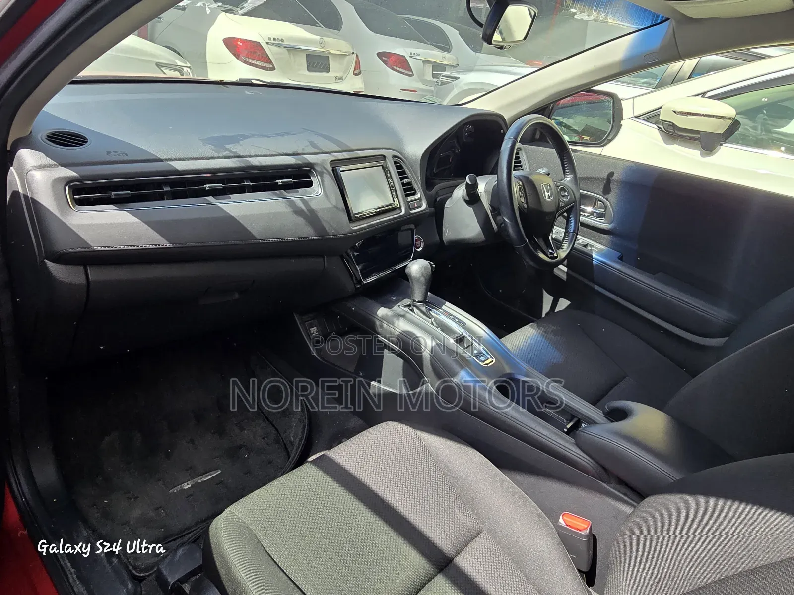 Honda Vezel 2017 Red