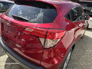 Honda Vezel 2017 Red