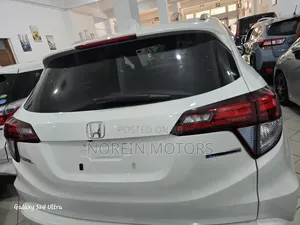 Honda Vezel 2017 Off white
