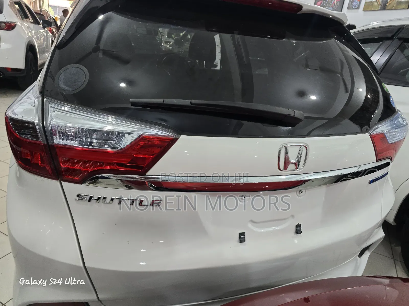 Honda Fit Shuttle 2018 Off white