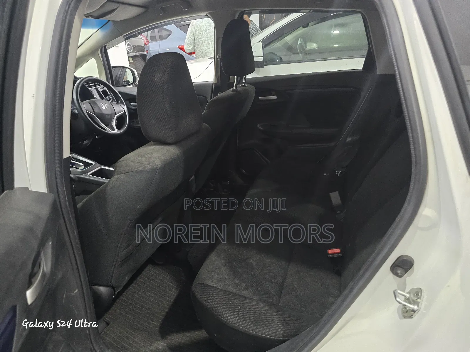 Honda Fit Shuttle 2018 Off white