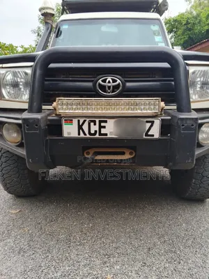 Toyota Land Cruiser 2013 White