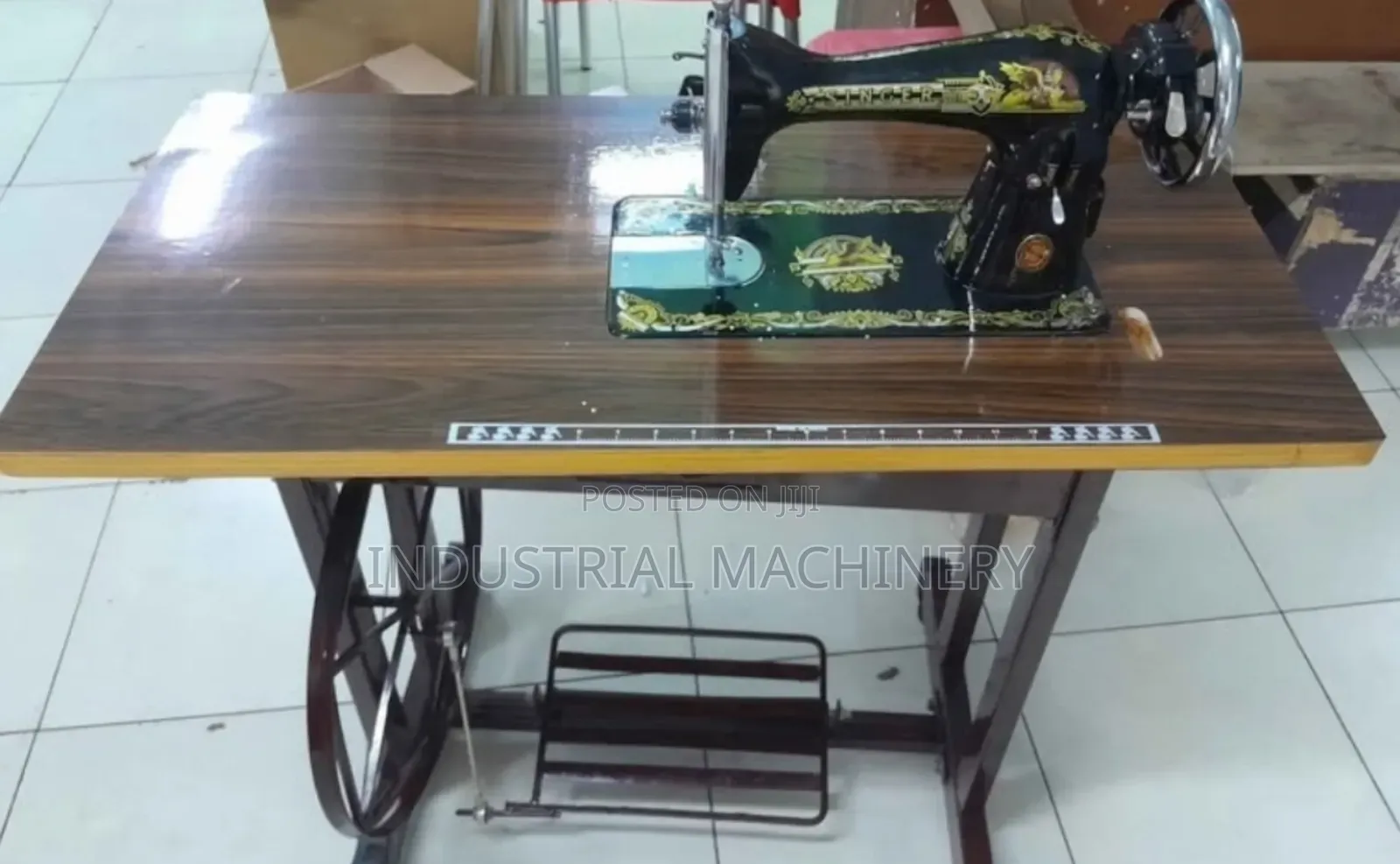 Sewing Machine Singer - Professional